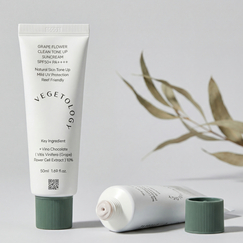 Солнцезащитный крем VEGETOLOGY с тонирующим эффектом и виниферином SPF50+ PA++++, Из этой же серии: Солнцезащитный крем
